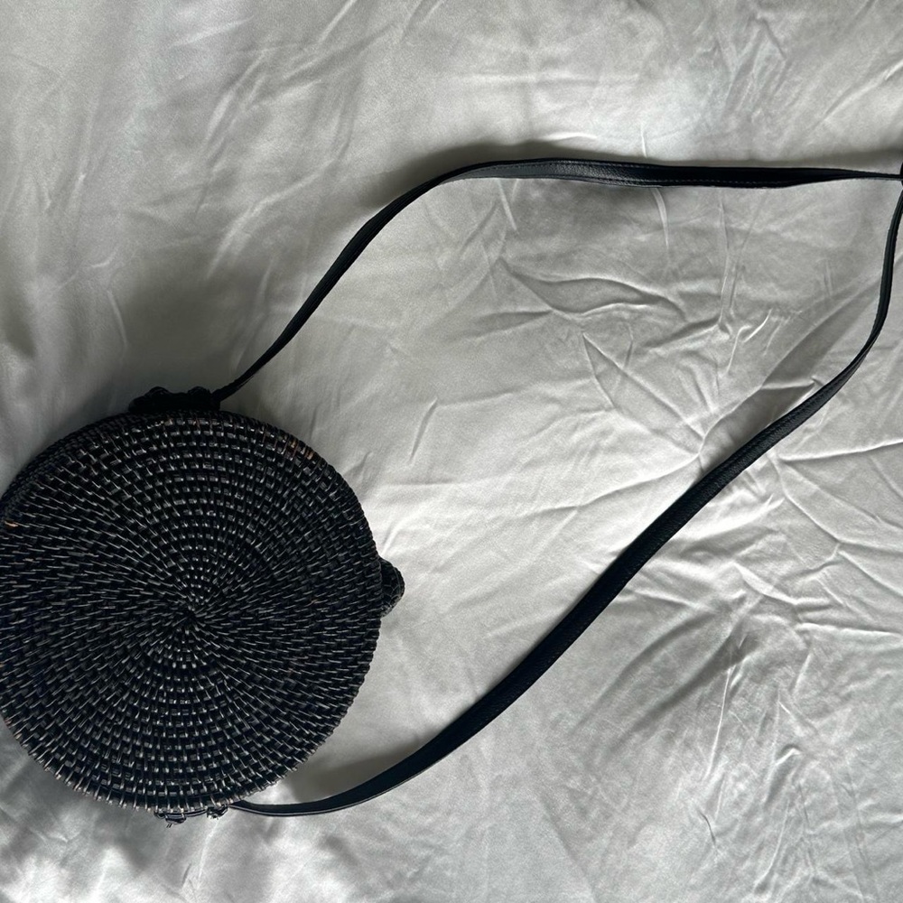 Elegant Black Woven Shoulder Bag